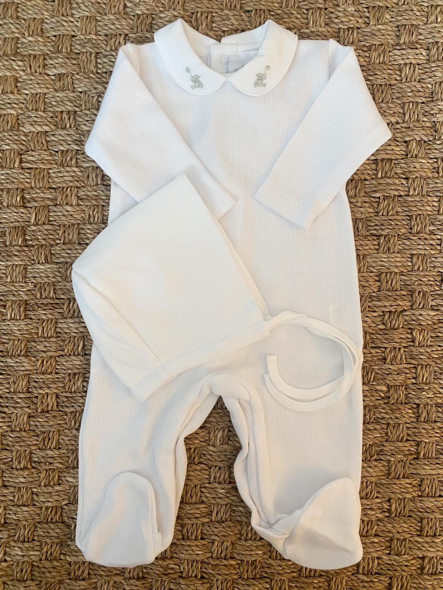 Unisex white knit layette